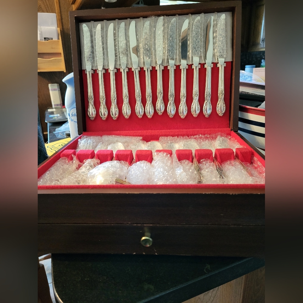 12 Pc Silver Plate Silverware In Case With 8 Pc  Serving Set